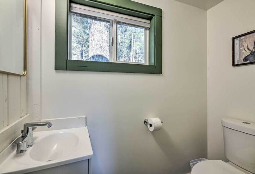 Well Appointed Bayfield Cabin W/ Forest Views!