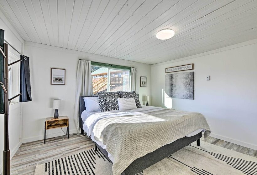 Well Appointed Bayfield Cabin W/ Forest Views!