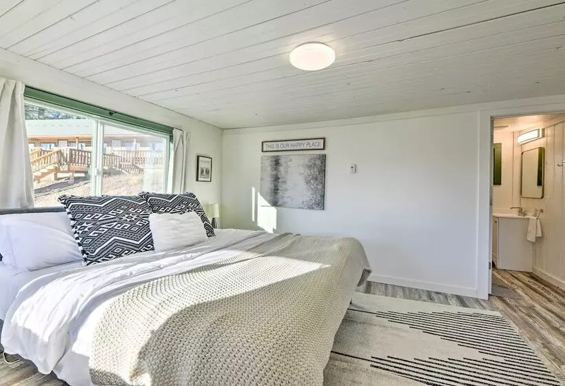 Well Appointed Bayfield Cabin W/ Forest Views!