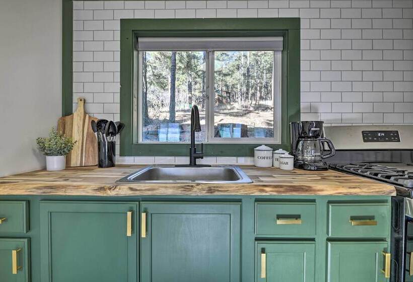 Well Appointed Bayfield Cabin W/ Forest Views!