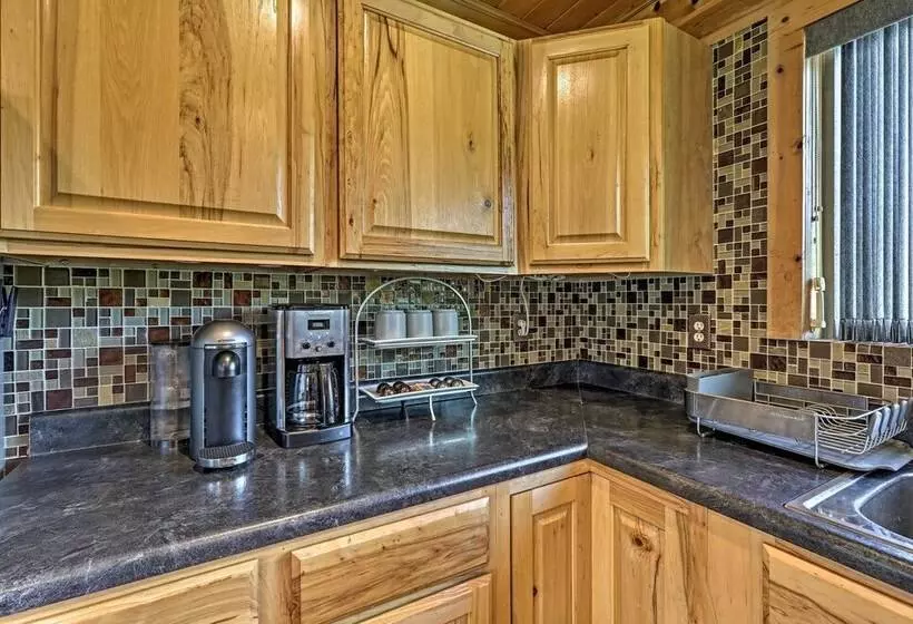 11 Mi To Rainbow Lake: Woodsy Pinetop Oasis