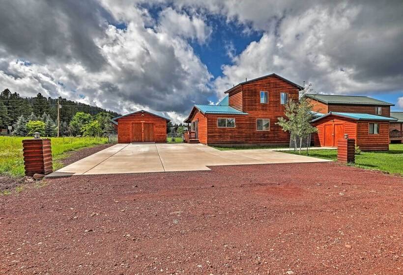 11 Mi To Rainbow Lake: Woodsy Pinetop Oasis