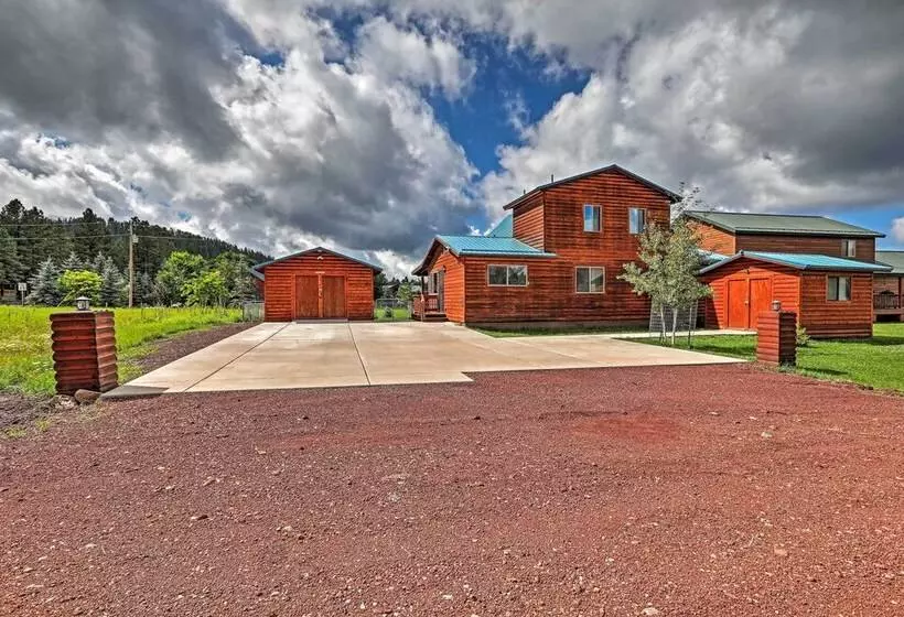 11 Mi To Rainbow Lake: Woodsy Pinetop Oasis