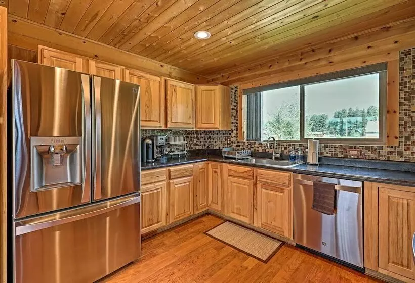 11 Mi To Rainbow Lake: Woodsy Pinetop Oasis