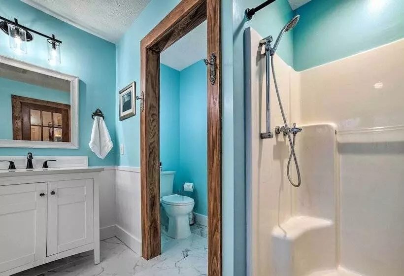 4 Seasons Bellaire Haven For Friends & Family!