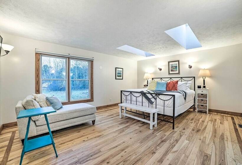 4 Seasons Bellaire Haven For Friends & Family!