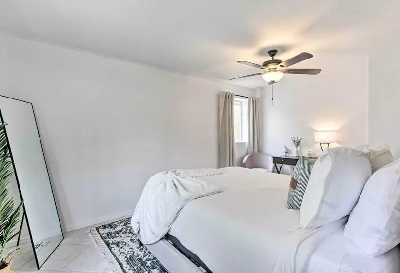 Beautiful Chandler Escape W/ Putting Green & Pool!