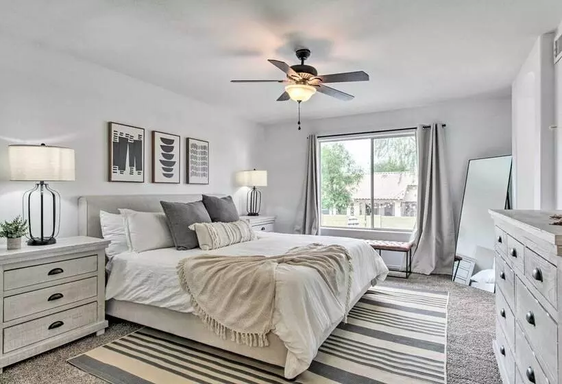 Beautiful Chandler Escape W/ Putting Green & Pool!