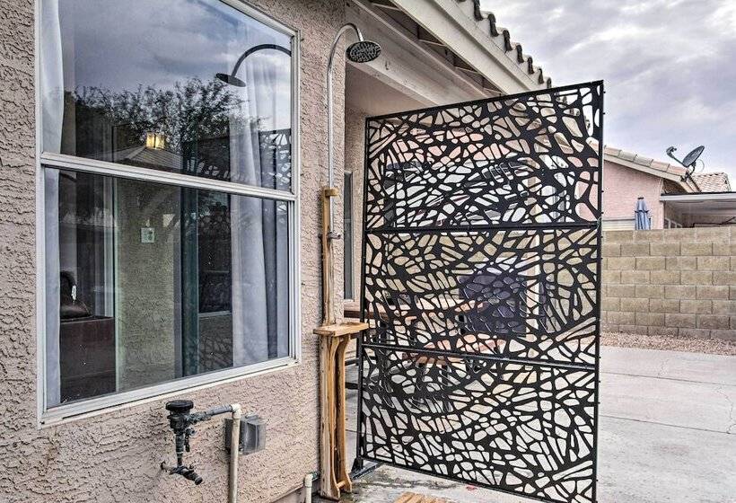 Beautiful Chandler Escape W/ Putting Green & Pool!