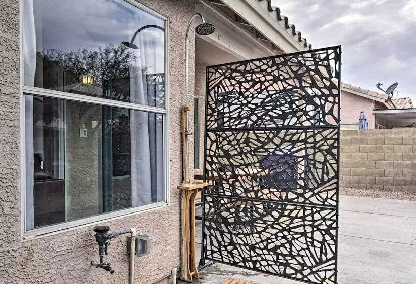 Beautiful Chandler Escape W/ Putting Green & Pool!