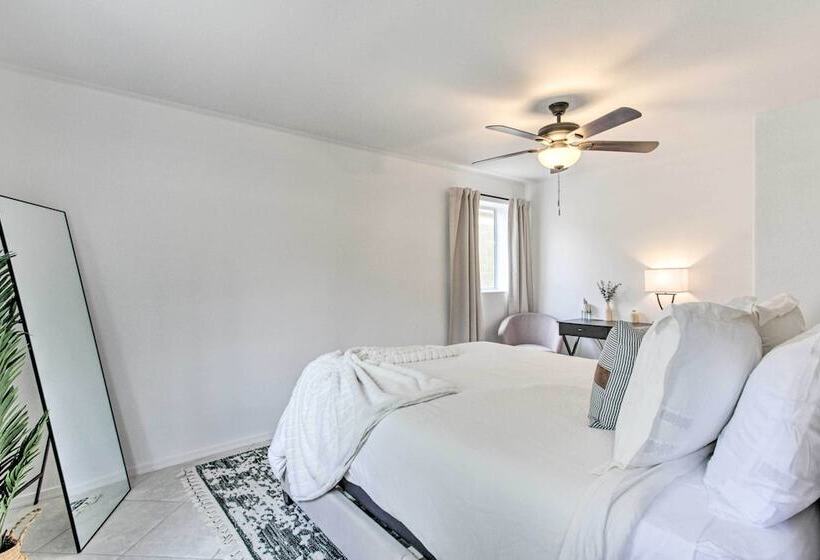 Beautiful Chandler Escape W/ Putting Green & Pool!