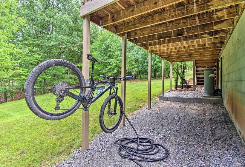 Bella Vista Home: Steps To Mountain Biking Trails!