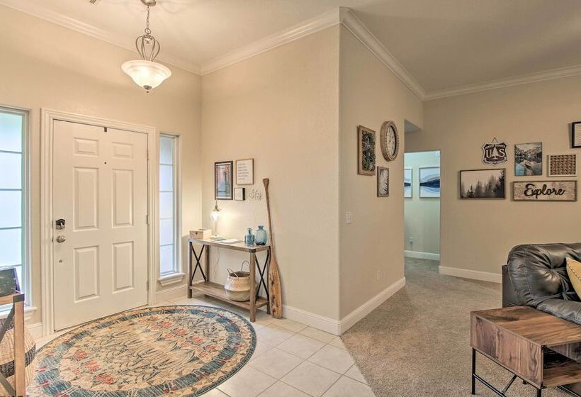 Bella Vista Home: Steps To Mountain Biking Trails!