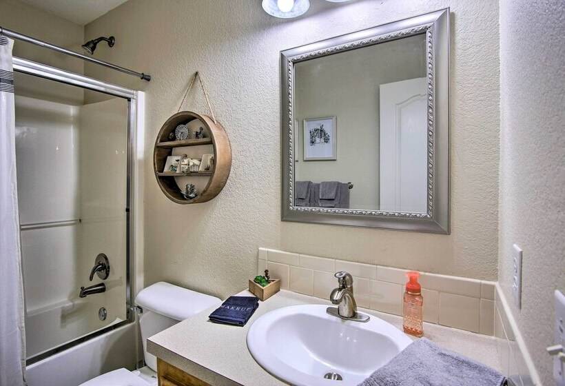 Bella Vista Home: Steps To Mountain Biking Trails!