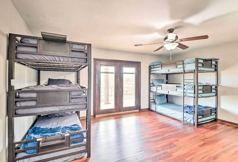 Big Barrels Ranch On 50 Acres: Countryside Views