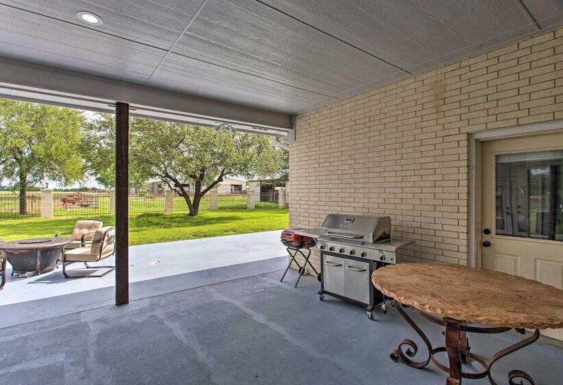 Big Barrels Ranch On 50 Acres: Countryside Views