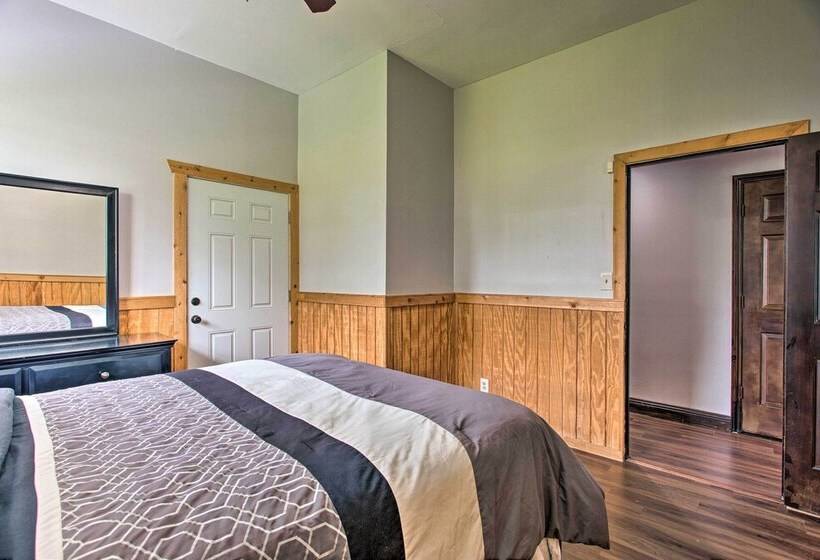 Big Barrels Ranch On 50 Acres: Countryside Views