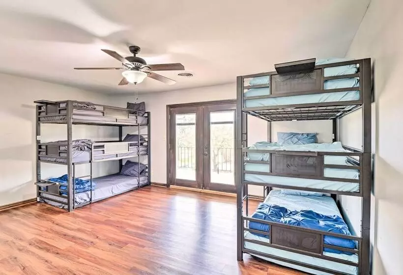 Big Barrels Ranch  On 50 Acres: Countryside Views