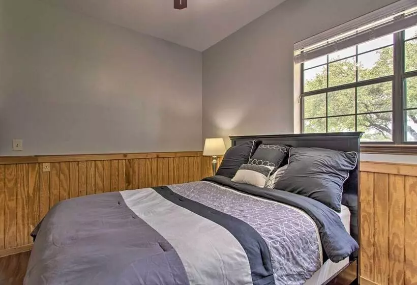 Big Barrels Ranch  On 50 Acres: Countryside Views