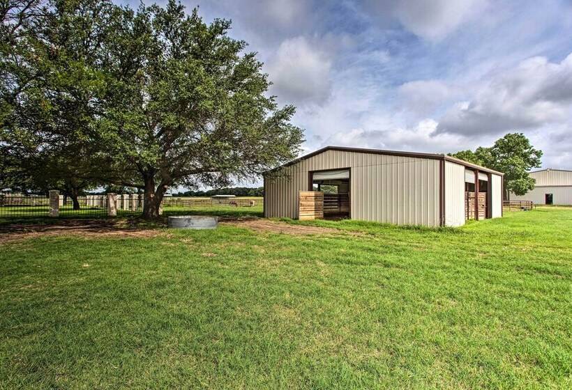 Big Barrels Ranch On 50 Acres: Countryside Views