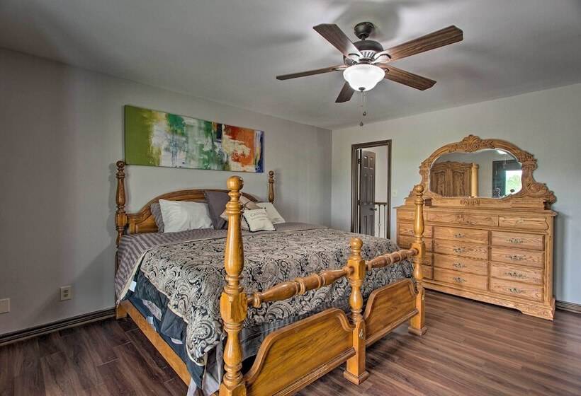 Big Barrels Ranch On 50 Acres: Countryside Views