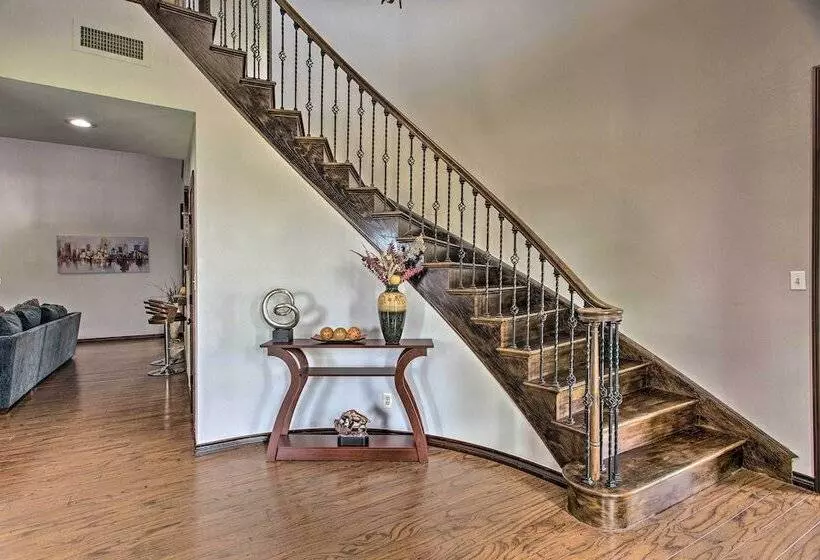 Big Barrels Ranch  On 50 Acres: Countryside Views