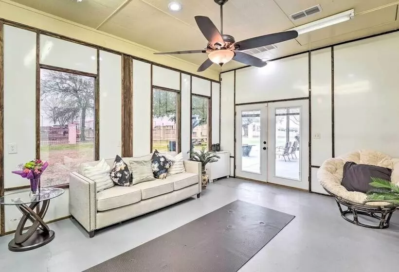 Big Barrels Ranch  On 50 Acres: Countryside Views