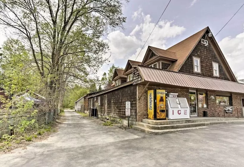 Bolton Landing Cottage W/ Deck, Walk To Beach!