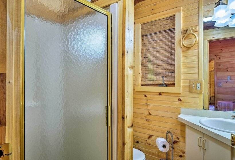 Bolton Landing Cottage W/ Deck, Walk To Beach!