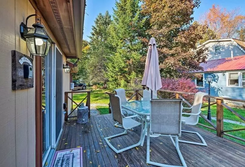 Bolton Landing Cottage W/ Deck, Walk To Beach!