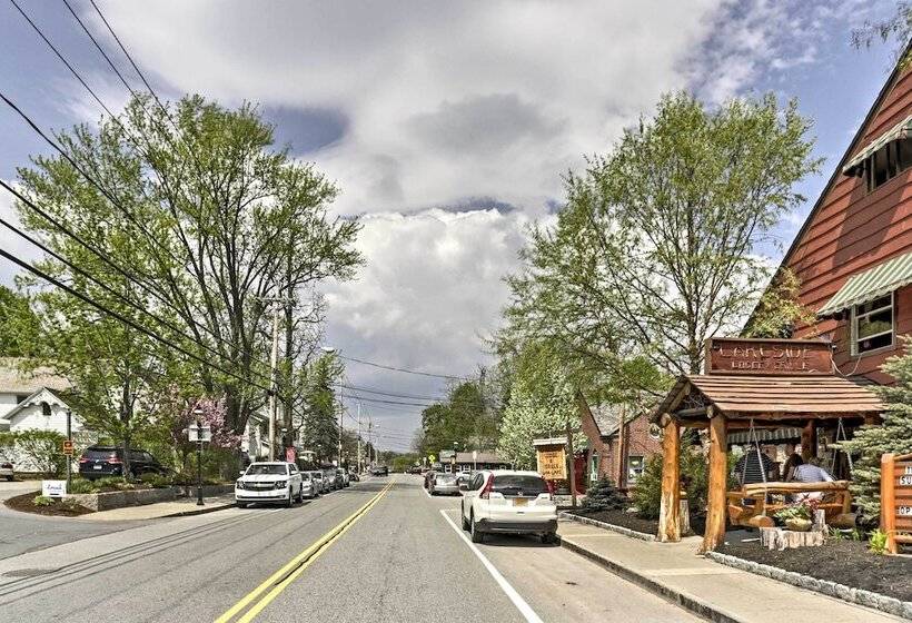 Bolton Landing Cottage W/ Deck, Walk To Beach!