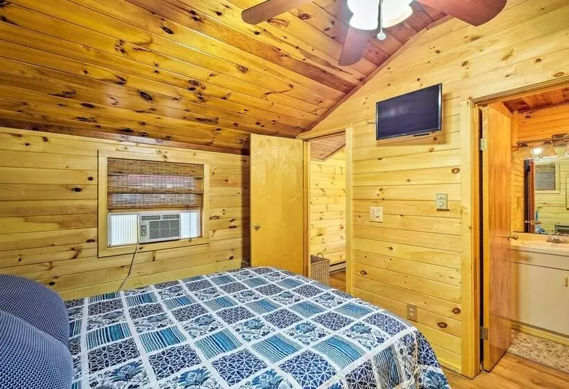 Bolton Landing Cottage W/ Deck, Walk To Beach!