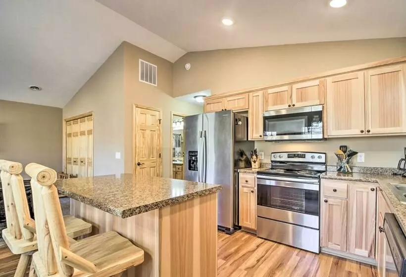 Breezy Point Cabin W/ Fire Pit   Walk To Lake