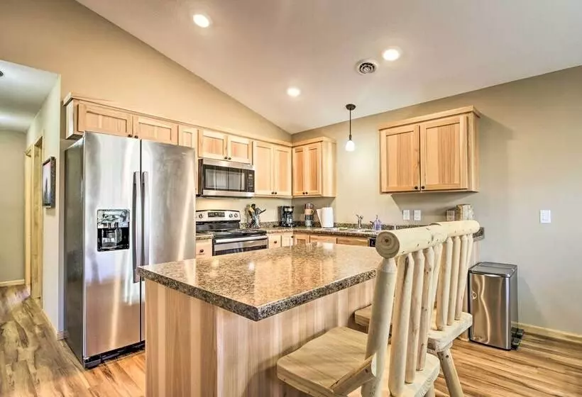 Breezy Point Cabin W/ Fire Pit   Walk To Lake