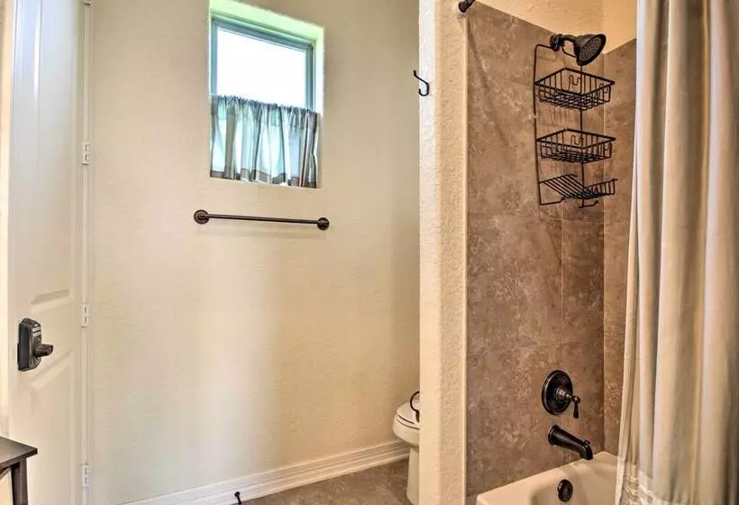 Casa Sol House W/ Deck In Crystal Beach!