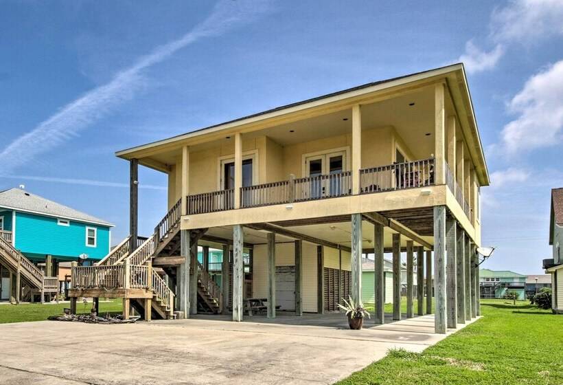 Casa Sol House W/ Deck In Crystal Beach!