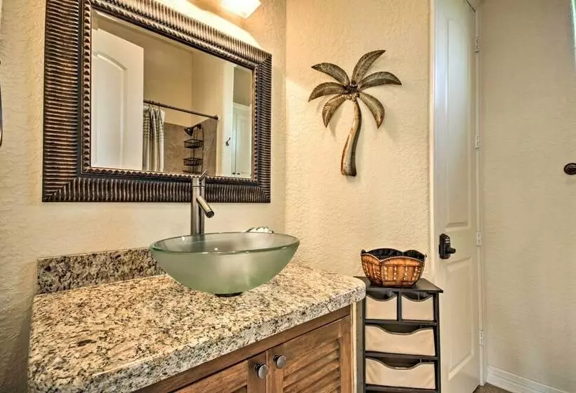 Casa Sol House W/ Deck In Crystal Beach!