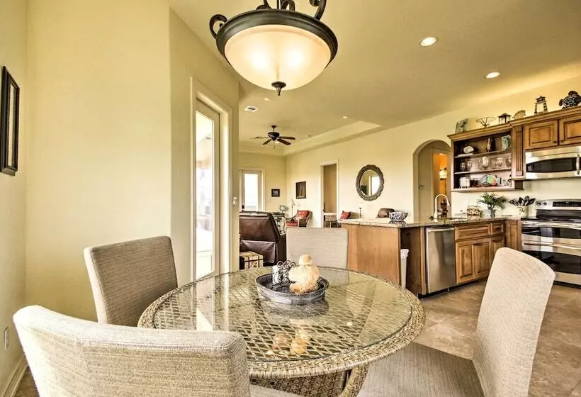 Casa Sol House W/ Deck In Crystal Beach!