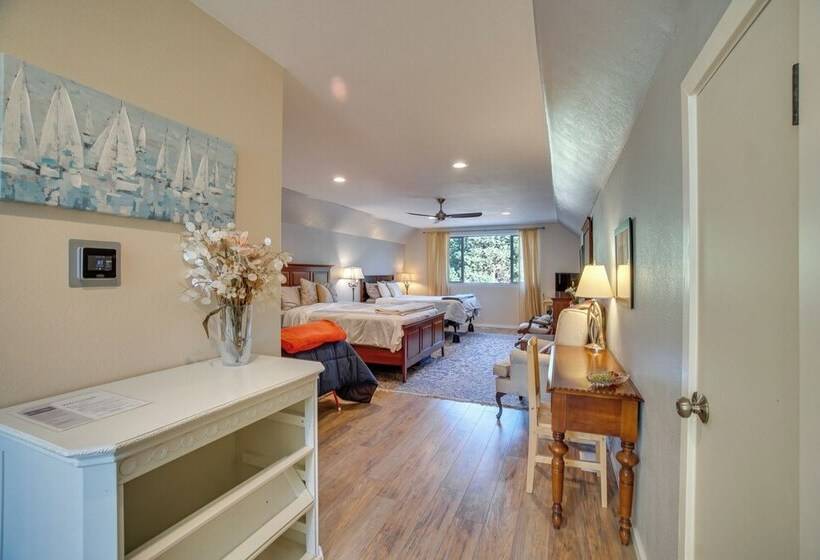 Cascade Cabin Hideaway W/ Views, 1/2 Mi To Lake