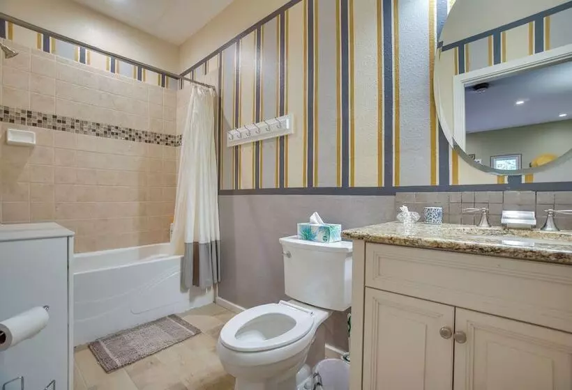 Cascade Cabin Hideaway W/ Views, 1/2 Mi To Lake