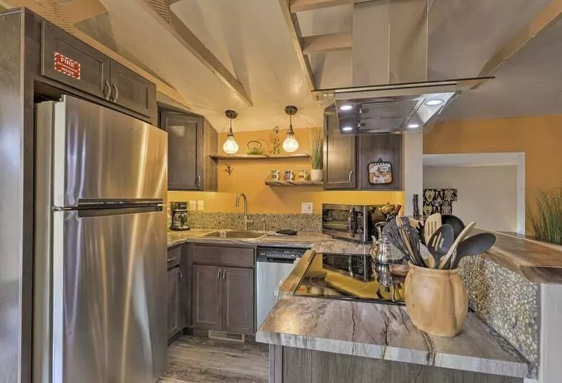 Wine Country Retreat In Cornville: Hot Tub & View