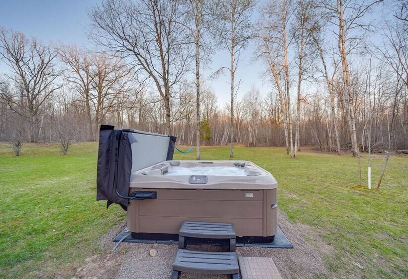 Cozy Birchwood Retreat On Utv Trail W/ Hot Tub!