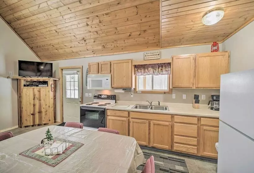Cozy Birchwood Retreat On Utv Trail W/ Hot Tub!
