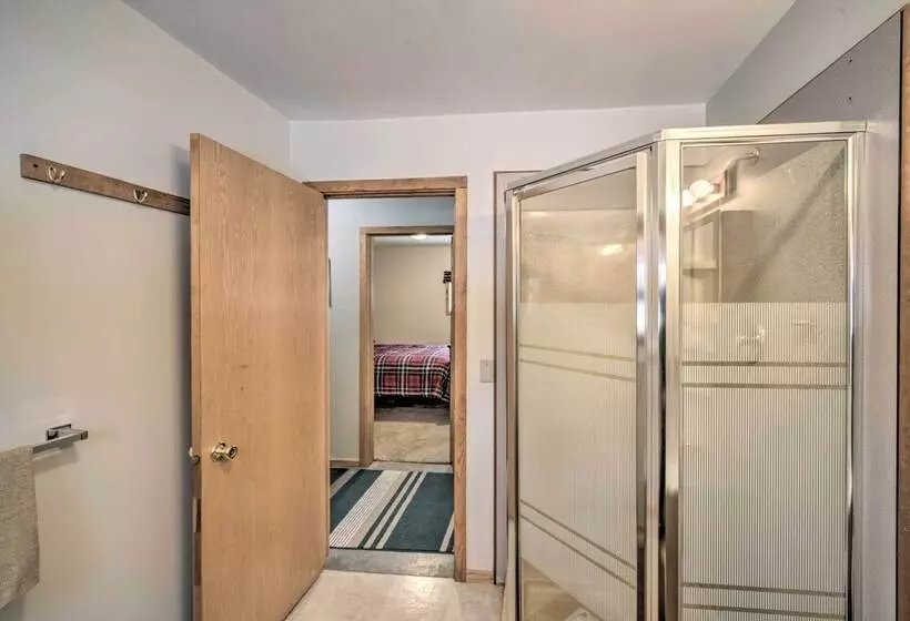 Cozy Birchwood Retreat On Utv Trail W/ Hot Tub!