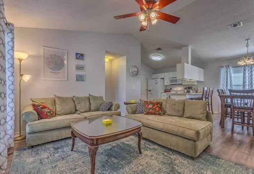 Home 10 Mi To Downtown Pensacola: Pets Welcome!