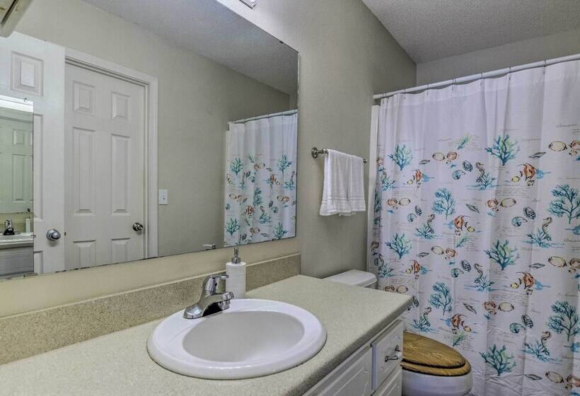 Home 10 Mi To Downtown Pensacola: Pets Welcome!