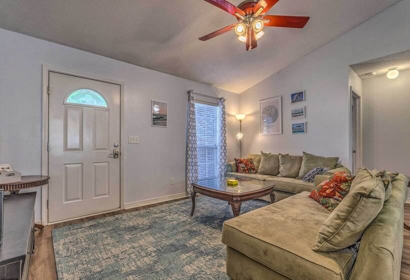 Home 10 Mi To Downtown Pensacola: Pets Welcome!