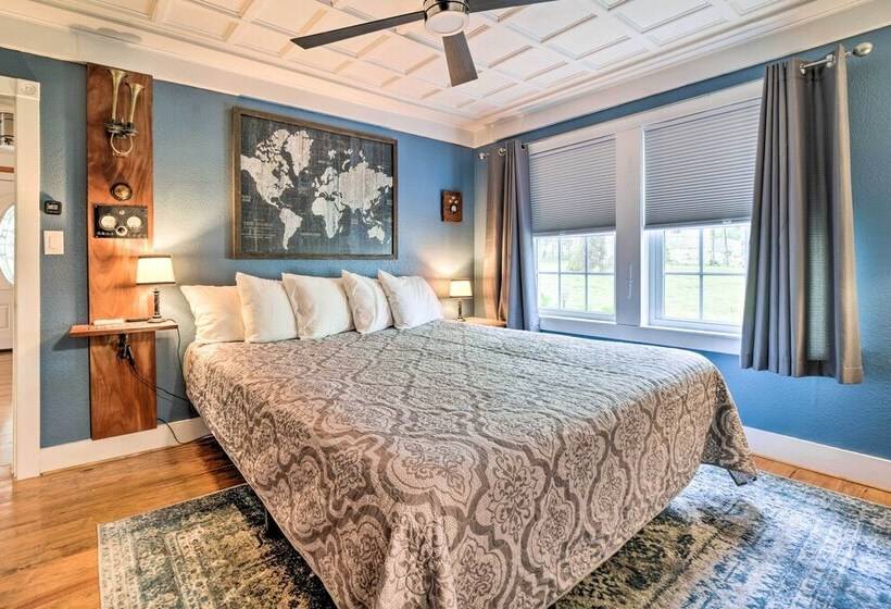 Cozy Wooded Retreat: 2 Mi To Dtwn Brevard!