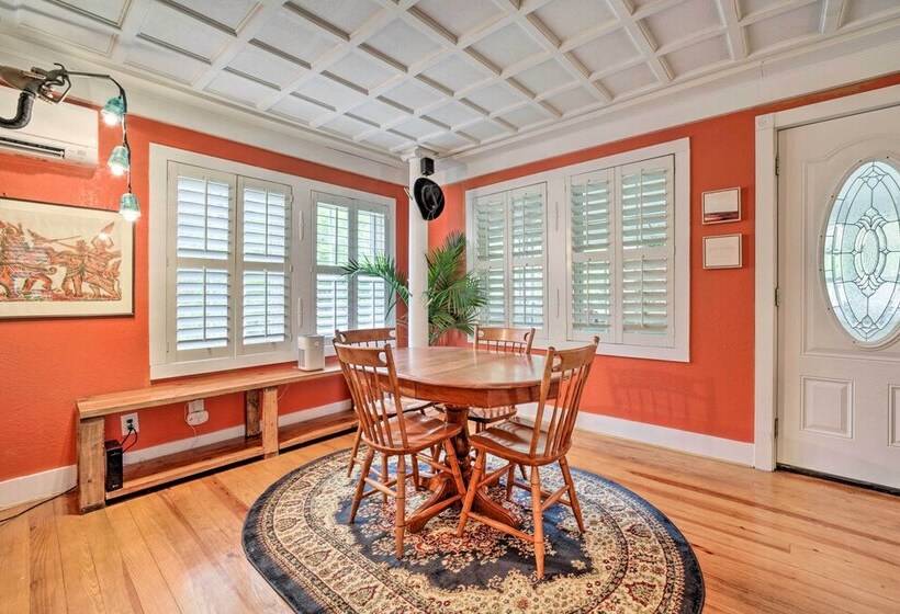 Cozy Wooded Retreat: 2 Mi To Dtwn Brevard!