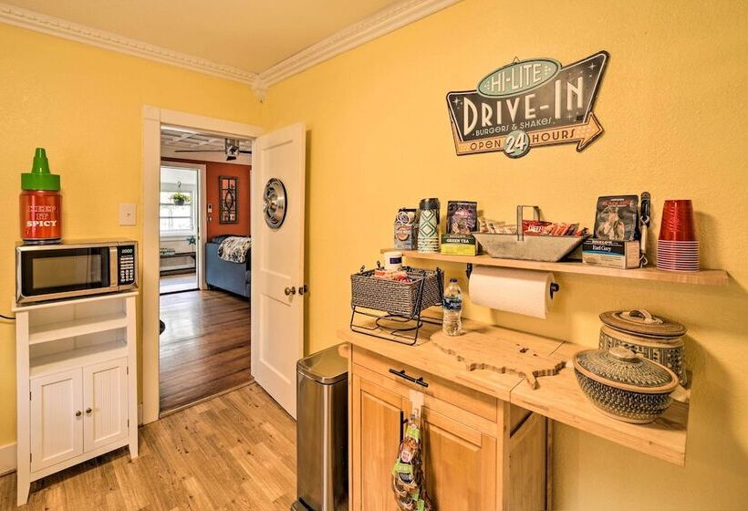 Cozy Wooded Retreat: 2 Mi To Dtwn Brevard!